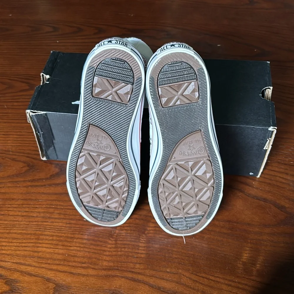 Converse Women’s Shoe asst TL